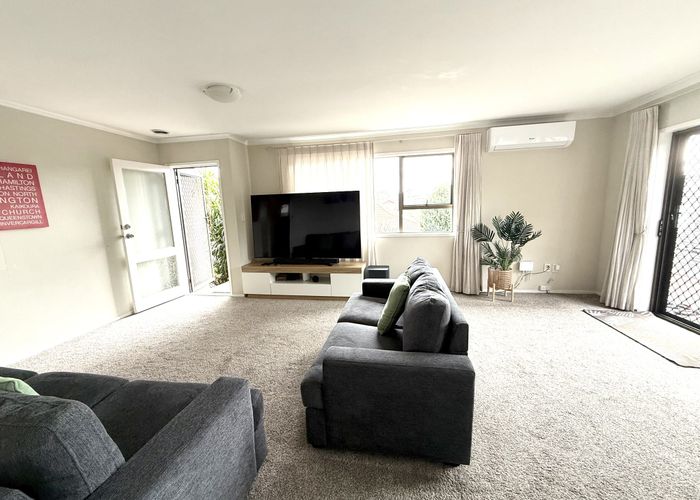  at 2/27 Rapallo Road, Farm Cove, Manukau City, Auckland