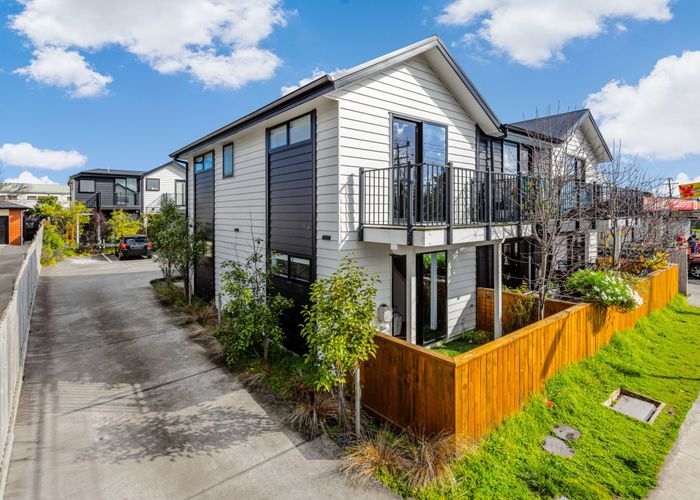  at 1/6 St Leonards Road, Kelston, Waitakere City, Auckland