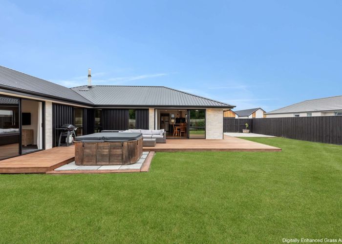  at 2 Hunter Lane, Amberley, Amberley