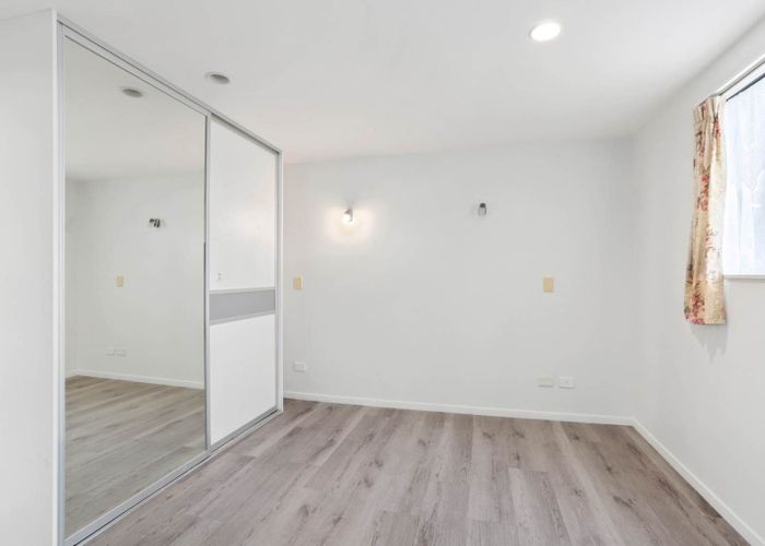  at 2/235 Titirangi Road, Titirangi, Waitakere City, Auckland