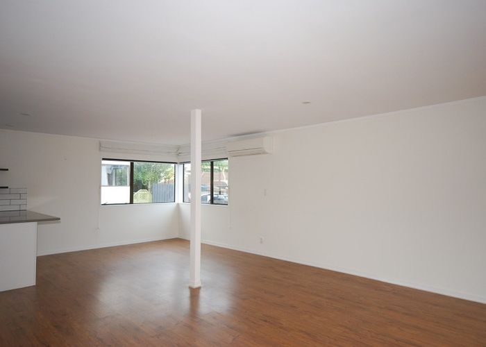  at 2/33 Robert Street, Ellerslie, Auckland City, Auckland