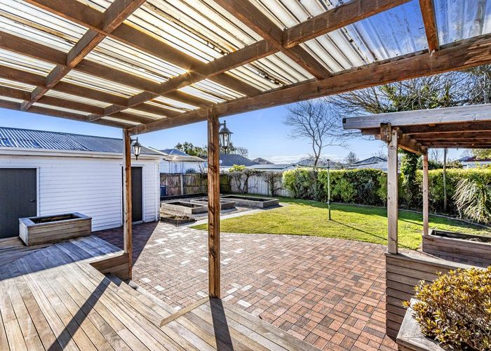 at 70 Isleworth Road, Bishopdale, Christchurch
