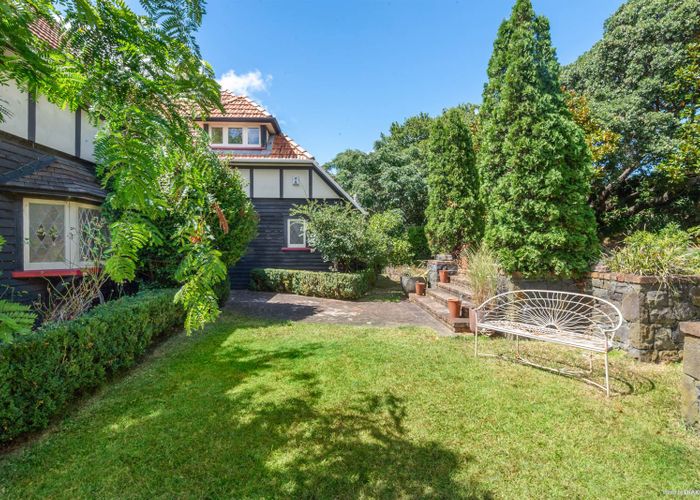  at 24 Chivalry Road, Glenfield, Auckland