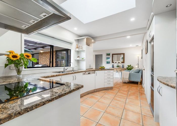  at 7 Majesty Place, Half Moon Bay, Auckland
