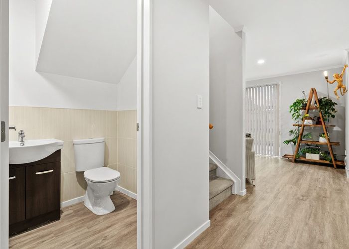  at 6 Phar Lap Crescent, Takanini, Papakura, Auckland