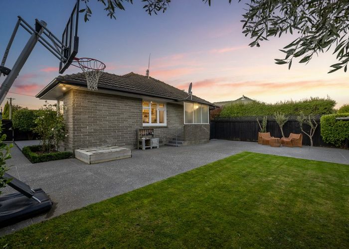  at 53 Harris Crescent, Papanui, Christchurch City, Canterbury