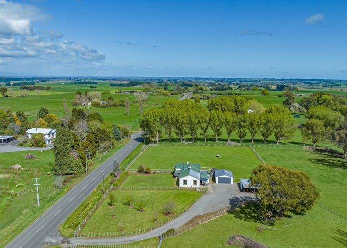  at 1865 Kimbolton Road, Kiwitea