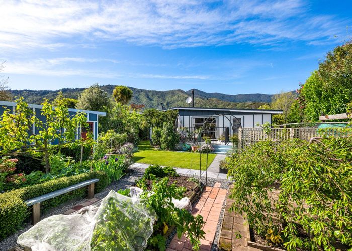  at 24 Beach Road, Waikawa, Marlborough, Marlborough