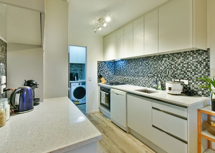  at 2/18 Etherton Drive, Weymouth, Auckland