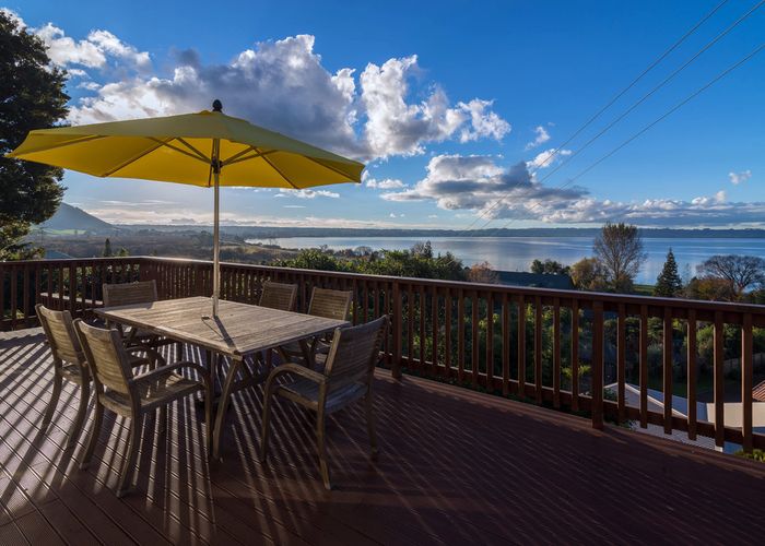  at 8 Aries Place, Kawaha Point, Rotorua