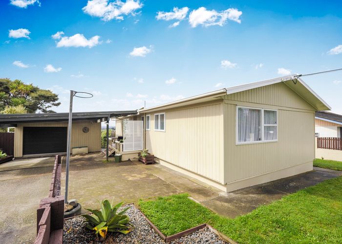  at 83 Sunnyvale Road, Massey, Auckland