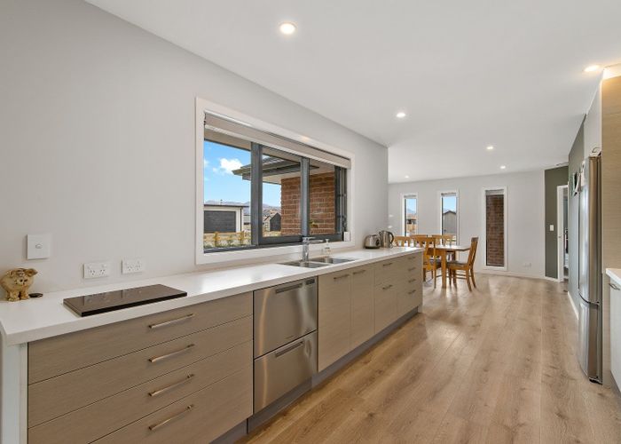  at 33 Kingfisher CRES, ARROWTOWN