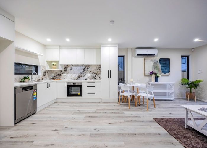  at 4/6 Vine Street, Mangere East, Manukau City, Auckland