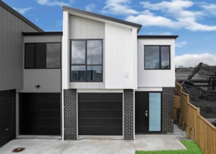  at 32B Hearth Street, Flat Bush, Manukau City, Auckland