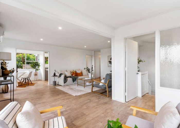  at 4 Powrie Street, Glenfield, Auckland