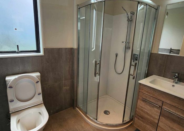  at 3/32 Yeovil Street, Te Atatu Peninsula, Waitakere City, Auckland