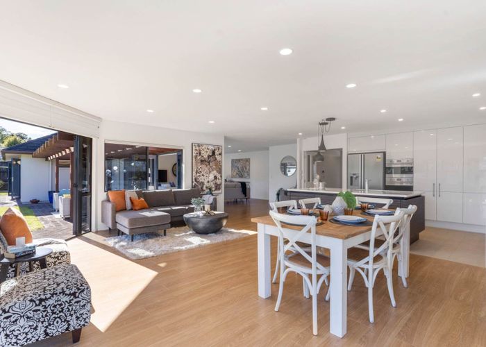  at 8 Burnaston Court, Dannemora, Manukau City, Auckland