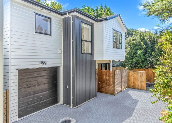  at 30D Lowtherhurst Road, Massey, Waitakere City, Auckland