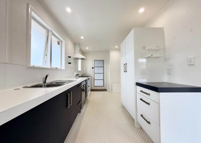  at 2/8 Bowling Avenue, Epsom, Auckland City, Auckland