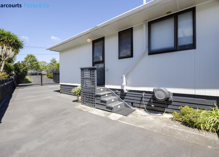  at 2/9 Portage Road, Mount Wellington, Auckland City, Auckland