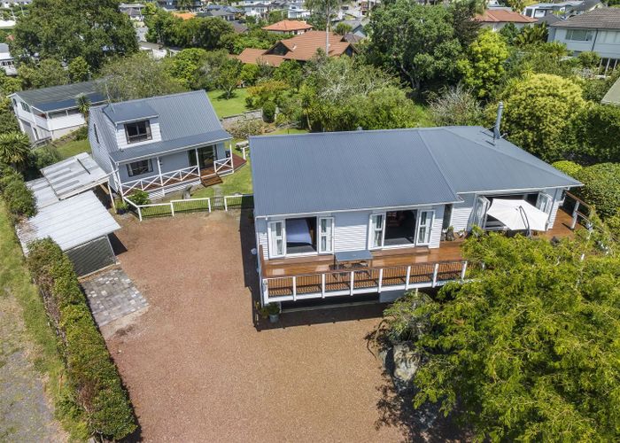  at 76 Marine Parade, Mellons Bay, Auckland