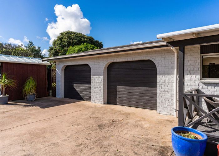 For sale 11 Kelly Street, Baylys Beach, Kaipara, Northland homes.co.nz