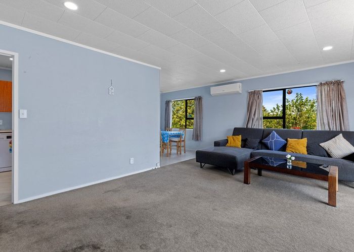  at 1/16 Cabello Place, Unsworth Heights, Auckland