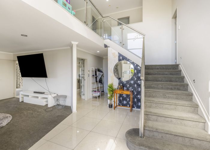  at 11 Henriette Place, The Gardens, Auckland