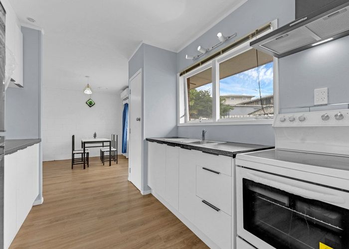  at 4/117 Aranui Road, Mount Wellington, Auckland