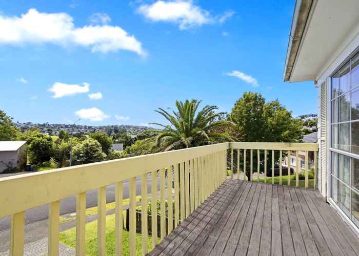 at 39 Oaktree Avenue, Browns Bay, North Shore City, Auckland