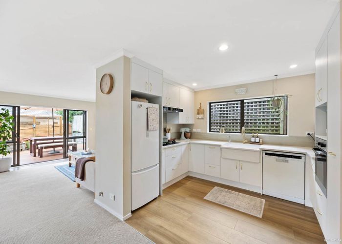  at 10 Murrayfield Lane, The Gardens, Manukau City, Auckland