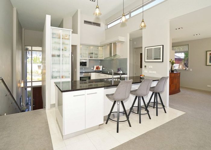  at 138 Lake Crescent, Hamilton Lake, Hamilton, Waikato