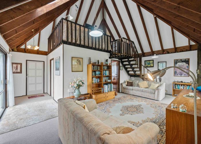  at 48 Pokapu Street, Titirangi, Auckland