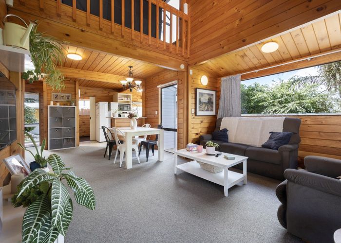  at 62 Rhinevale Close, Henderson, Waitakere City, Auckland