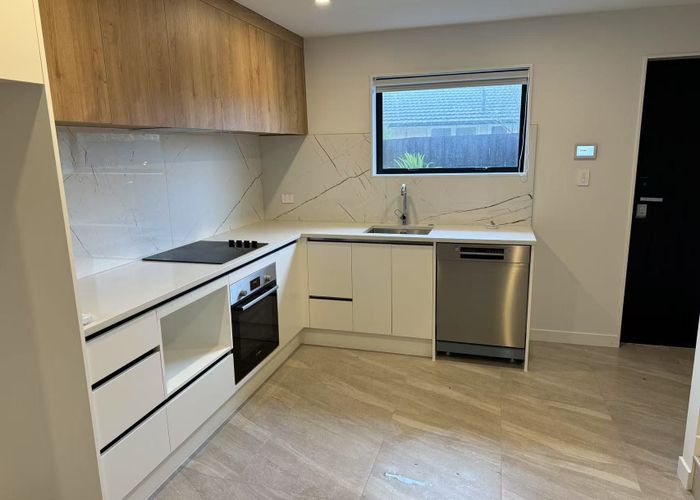  at 31 Windy Ridge Road, Glenfield, North Shore City, Auckland