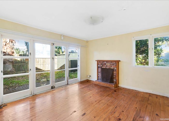  at 1/405 East Coast Road, Mairangi Bay, Auckland