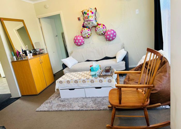  at 2/18 Liverpool Street, Papakura, Papakura, Auckland