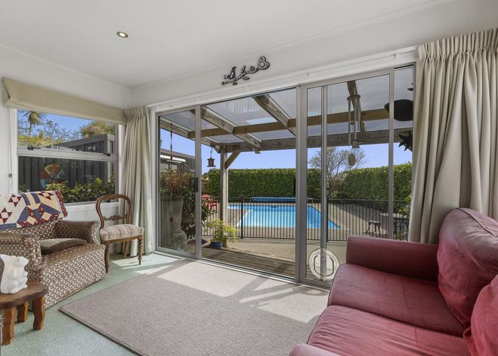  at 8 Blenheim Place, Vogeltown, New Plymouth, Taranaki