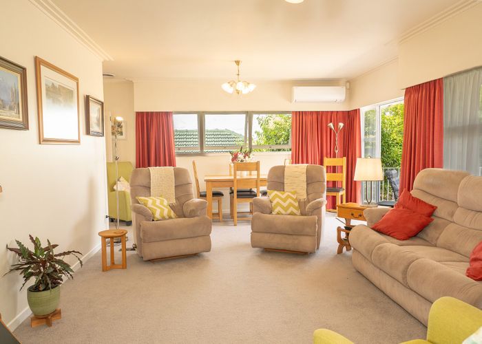  at 17 Johnsview Terrace, Hillcrest, Hamilton