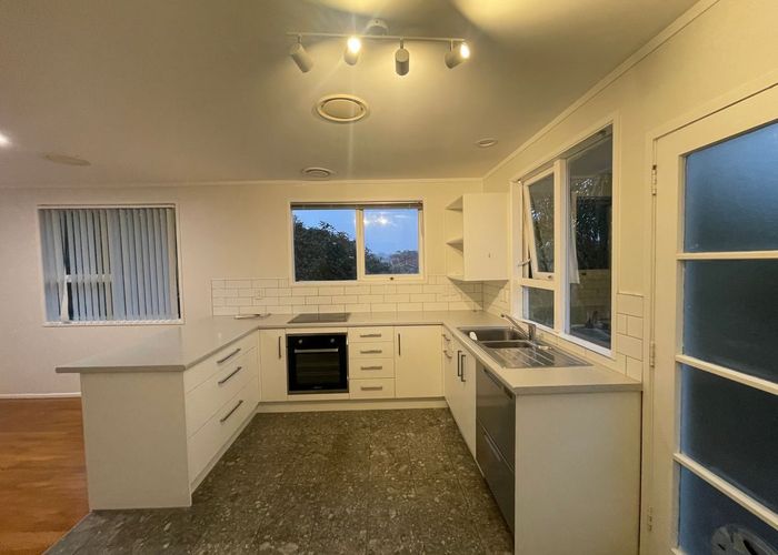  at 10 Yeoman Place, Howick, Manukau City, Auckland