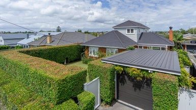  at 5 Coronation Street, Belmont, Auckland