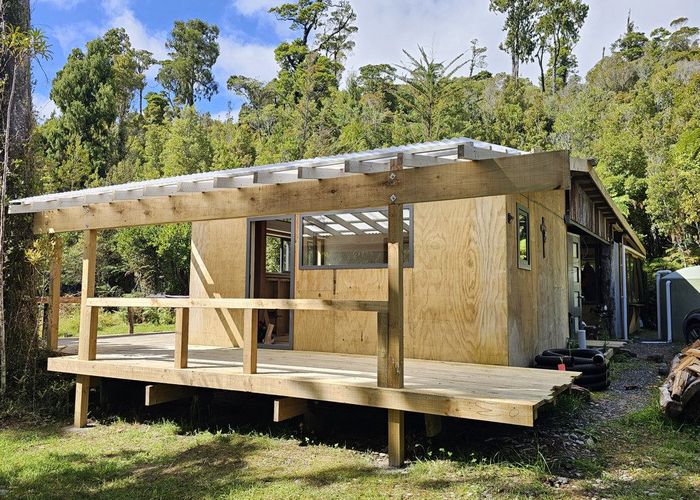  at 215 Clifton Road, Kaiata, Greymouth