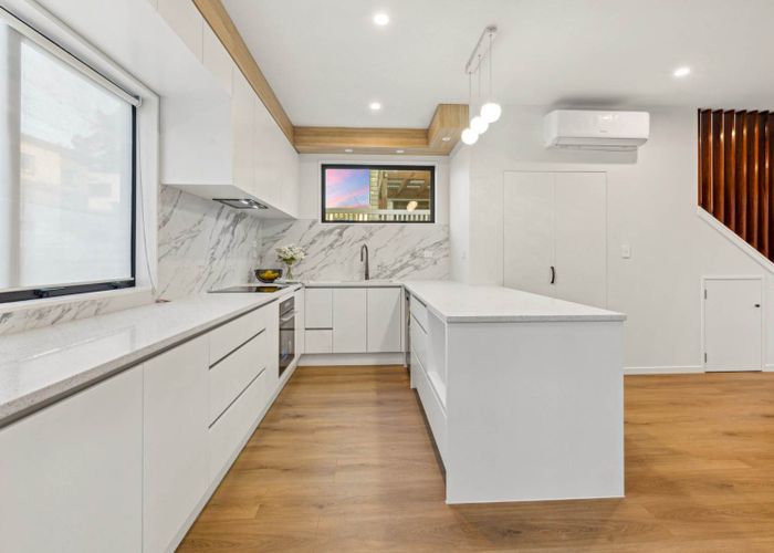  at 2/5 Wastney Road, Alfriston, Manukau City, Auckland