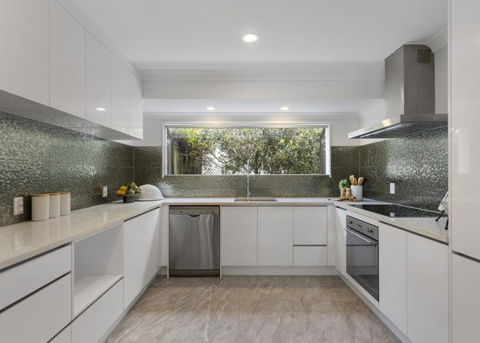  at 24 Kenmure Avenue, Forrest Hill, Auckland