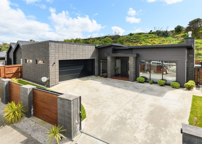  at 35 Freedom Drive, Kelvin Grove, Palmerston North