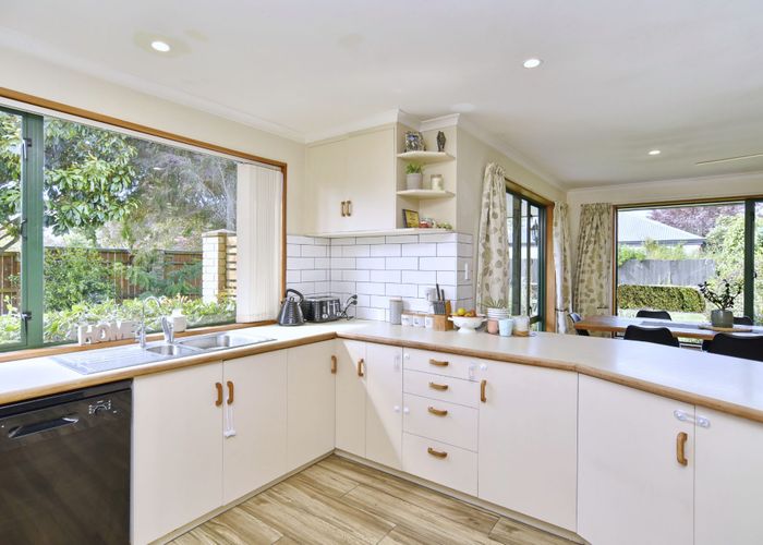  at 36 Woodglen Drive, Woodend, Woodend