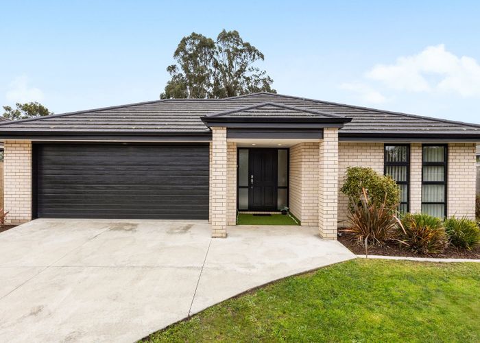  at 51 Edgeview Crescent, Fitzroy, Hamilton