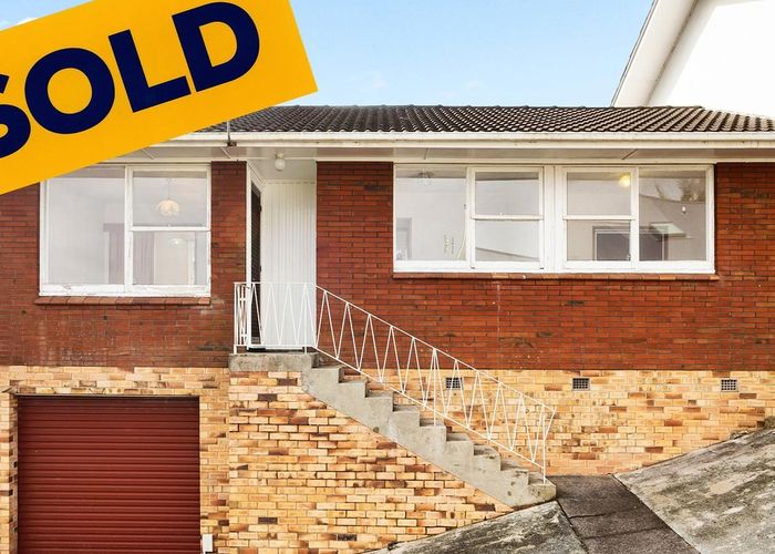  at 2/62 Quadrant Road, Onehunga, Auckland