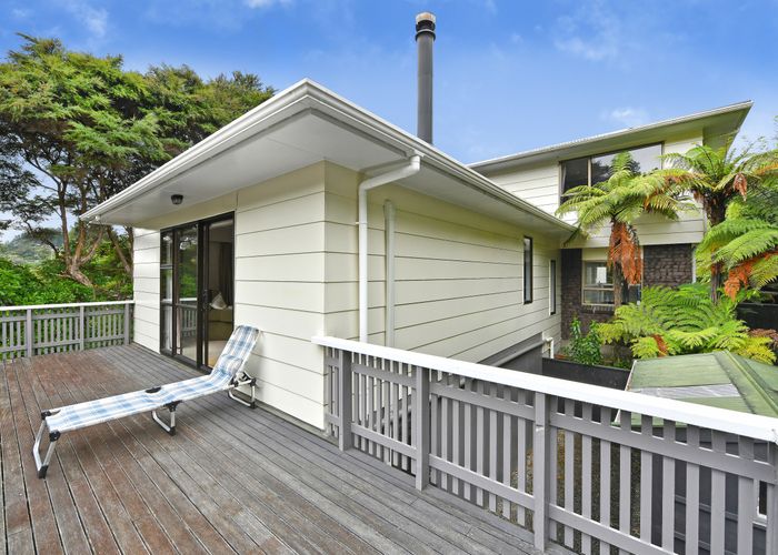  at 11 Avian Crescent, Blue Mountains, Upper Hutt