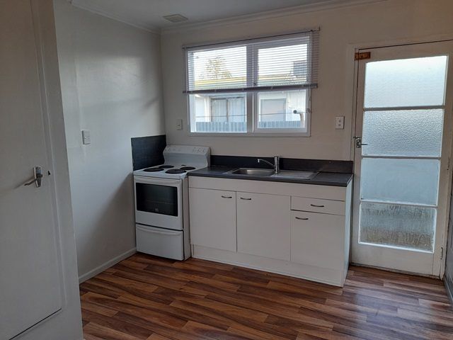  at 2/15 Worcester Street, West End, Palmerston North, Manawatu / Whanganui